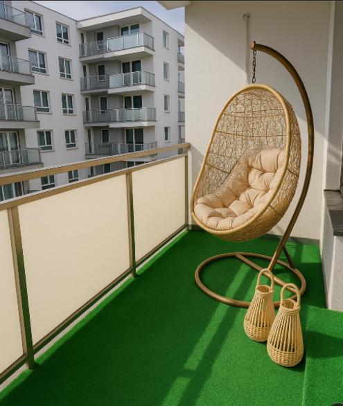 Miodowy Apartament Z Balkonem, Hustawka, Garazem I Faktura Rzeszow Exterior photo